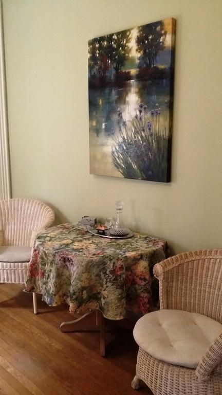 Lovelace Manor Bed And Breakfast Lancaster Room photo